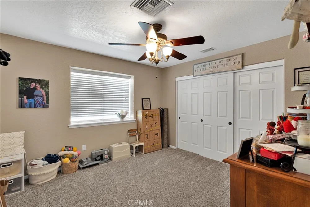 16976 Joshua Apple Valley, CA 92307