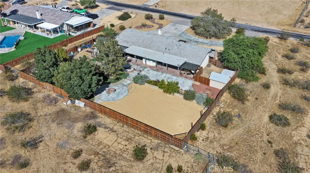16976 Joshua Apple Valley, CA 92307
