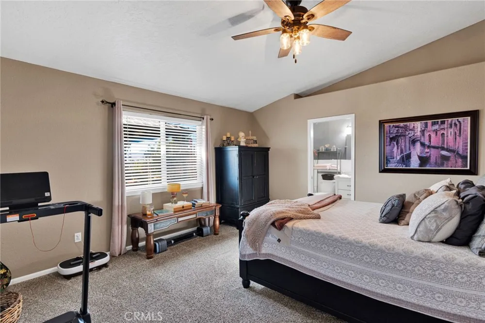 16976 Joshua Apple Valley, CA 92307