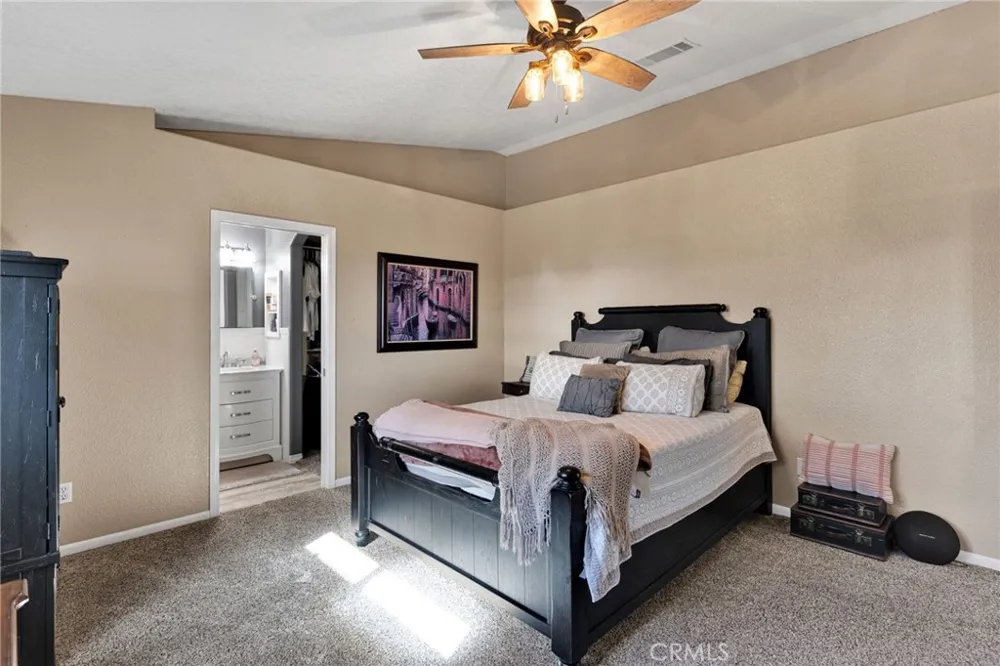 16976 Joshua Apple Valley, CA 92307