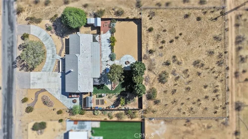 16976 Joshua Apple Valley, CA 92307