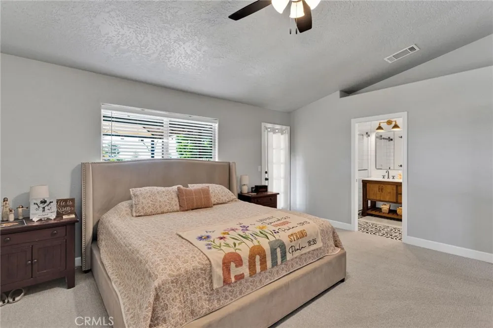 16976 Joshua Apple Valley, CA 92307