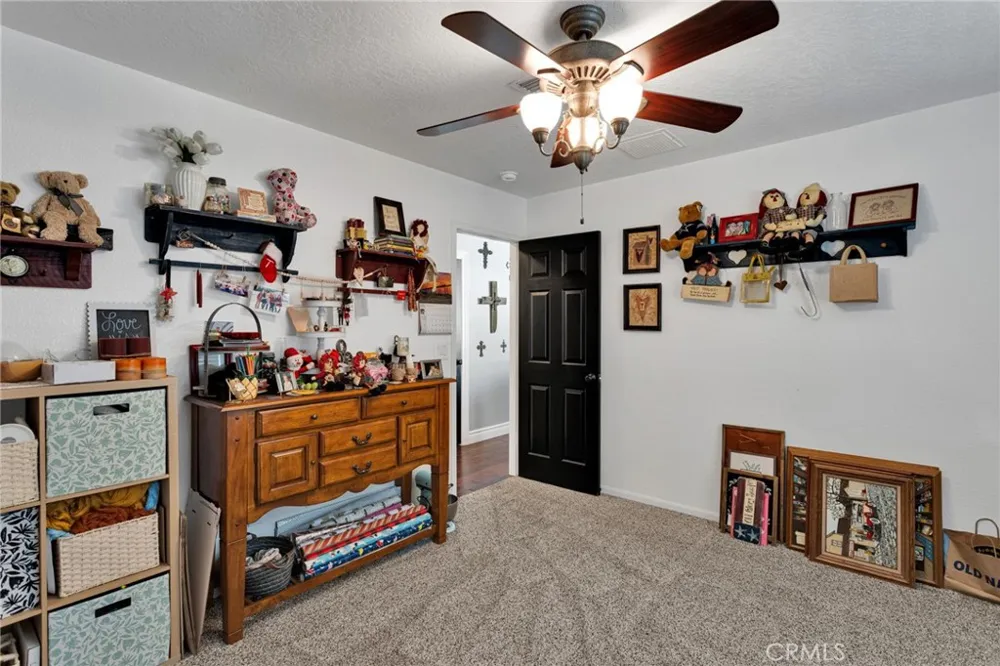 16976 Joshua Apple Valley, CA 92307