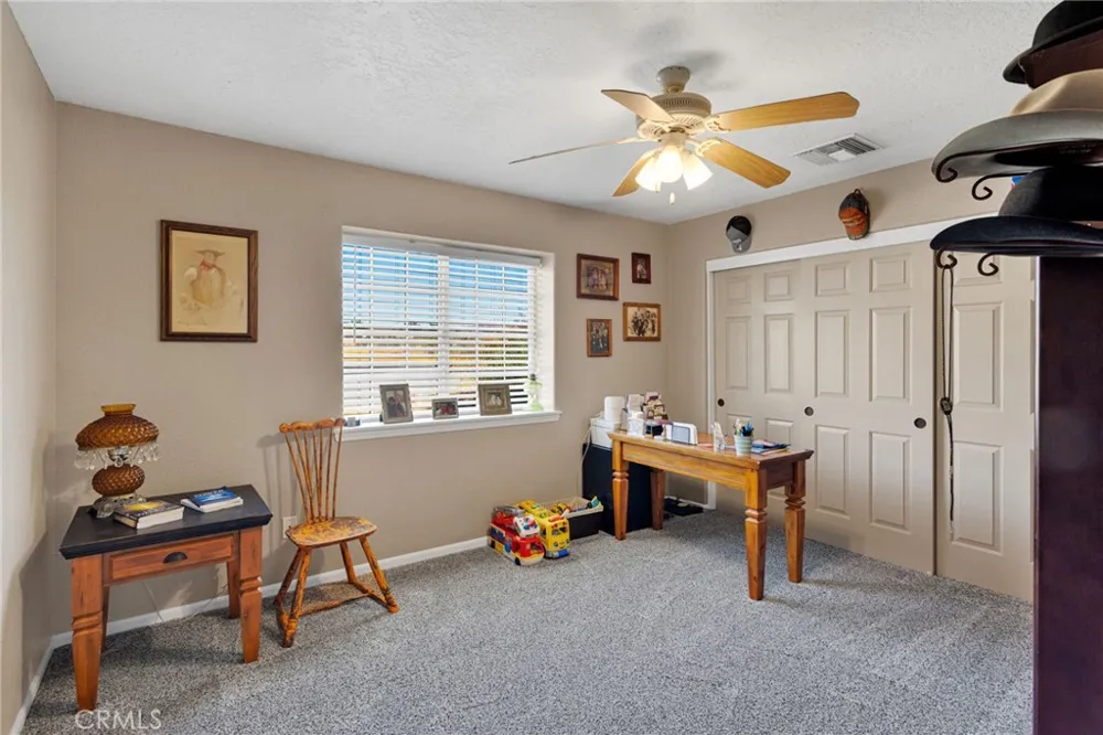 16976 Joshua Apple Valley, CA 92307