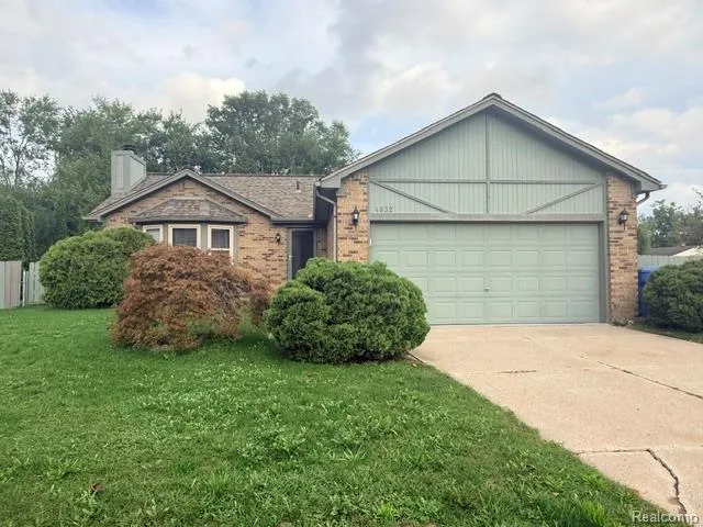 4832 Colony Court Warren City, MI 48091