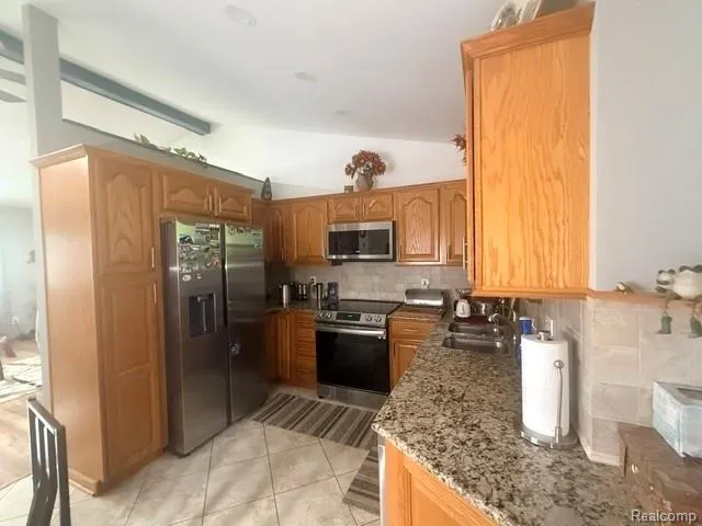 4832 Colony Court Warren City, MI 48091