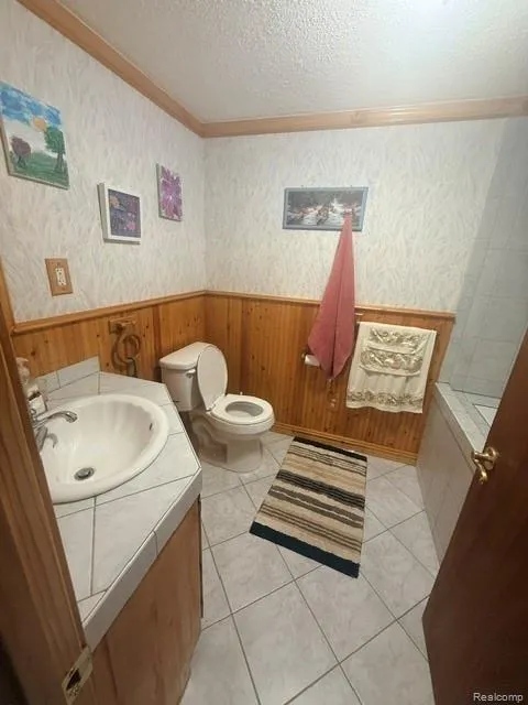 4832 Colony Court Warren City, MI 48091