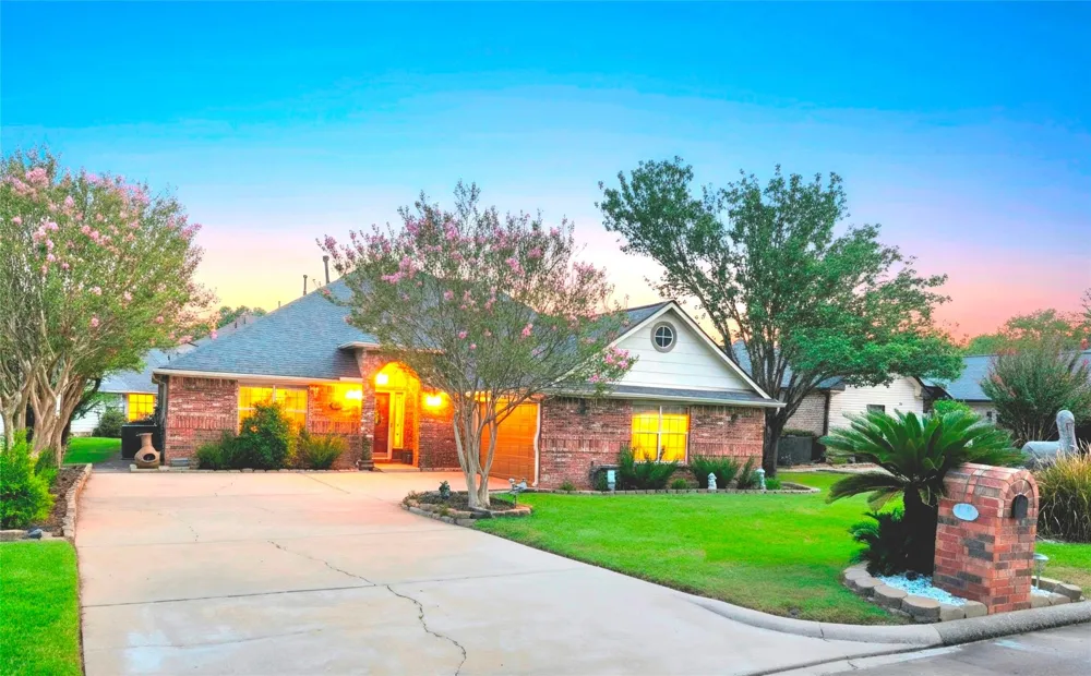 220 April Waters Drive W Montgomery, TX 77356