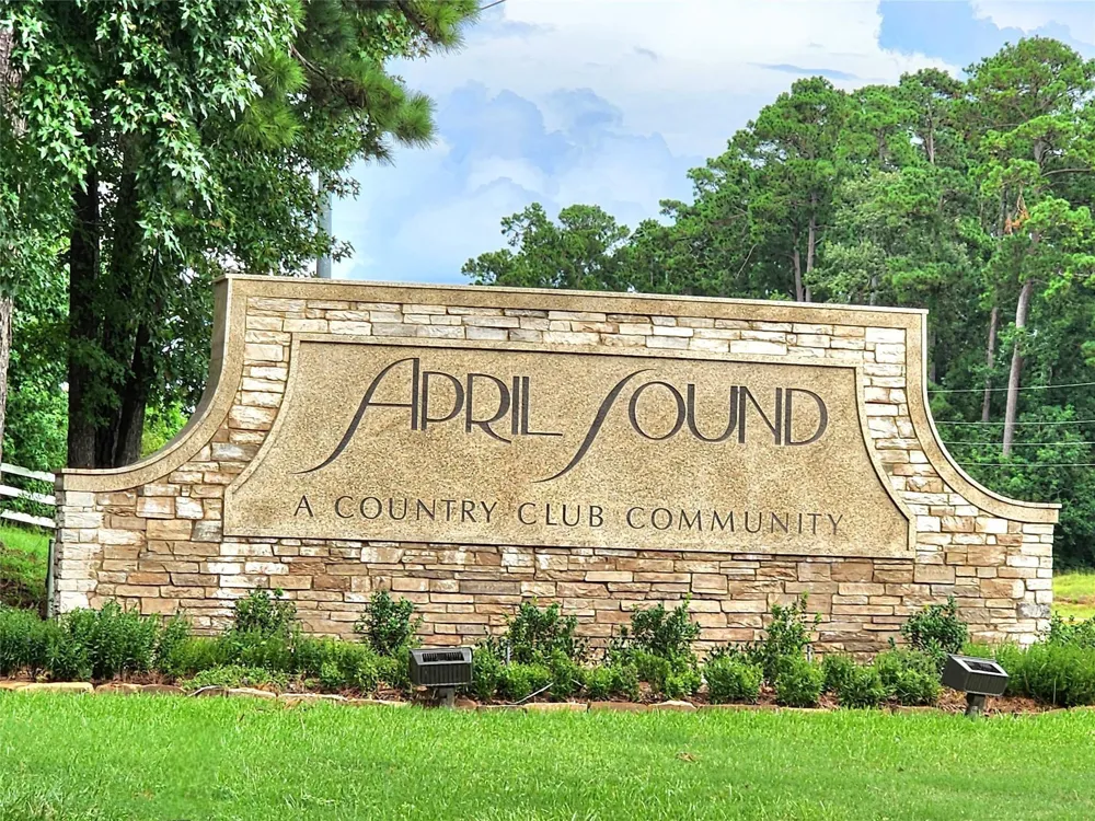 220 April Waters Drive W Montgomery, TX 77356