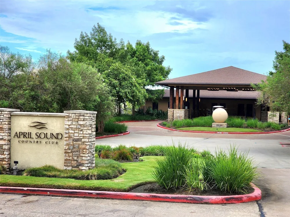 220 April Waters Drive W Montgomery, TX 77356