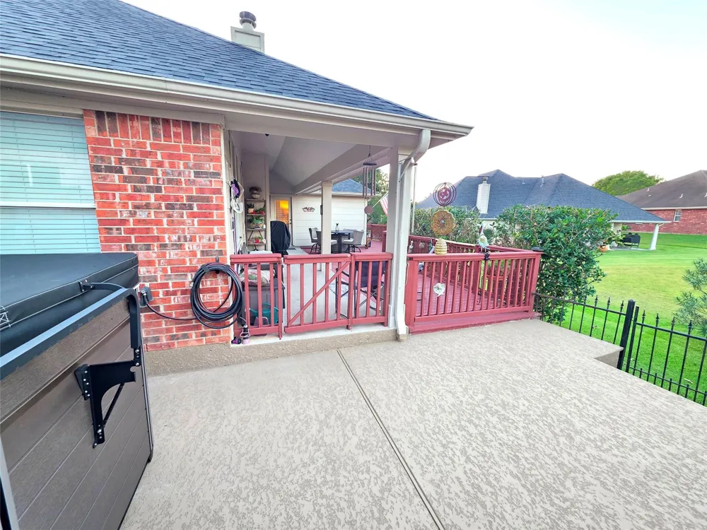 220 April Waters Drive W Montgomery, TX 77356