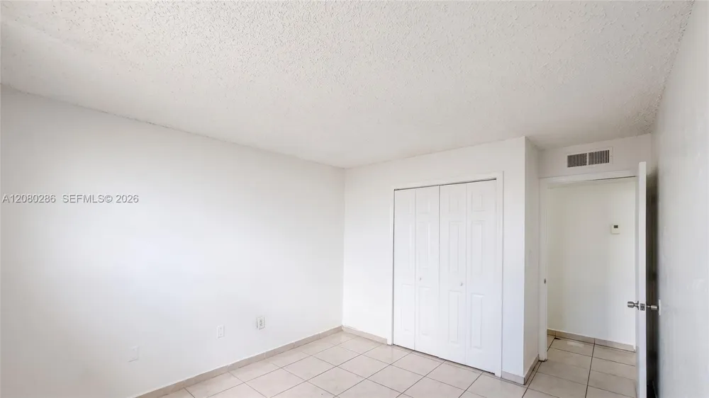 666 W 81st St #303 Hialeah, FL 33014