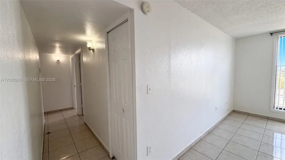 666 W 81st St #303 Hialeah, FL 33014