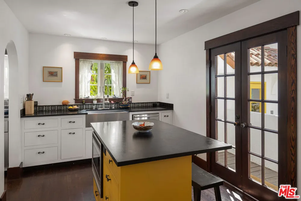 1633 Lemoyne Street Los Angeles, CA 90026