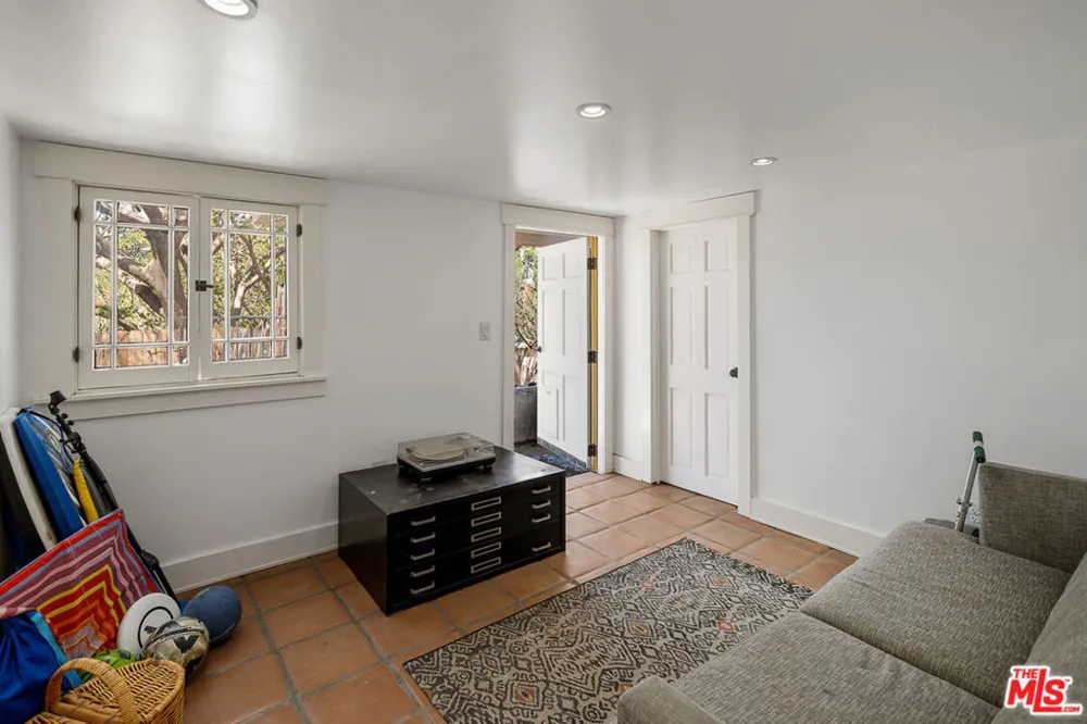 1633 Lemoyne Street Los Angeles, CA 90026
