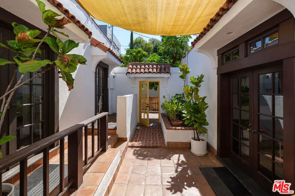1633 Lemoyne Street Los Angeles, CA 90026