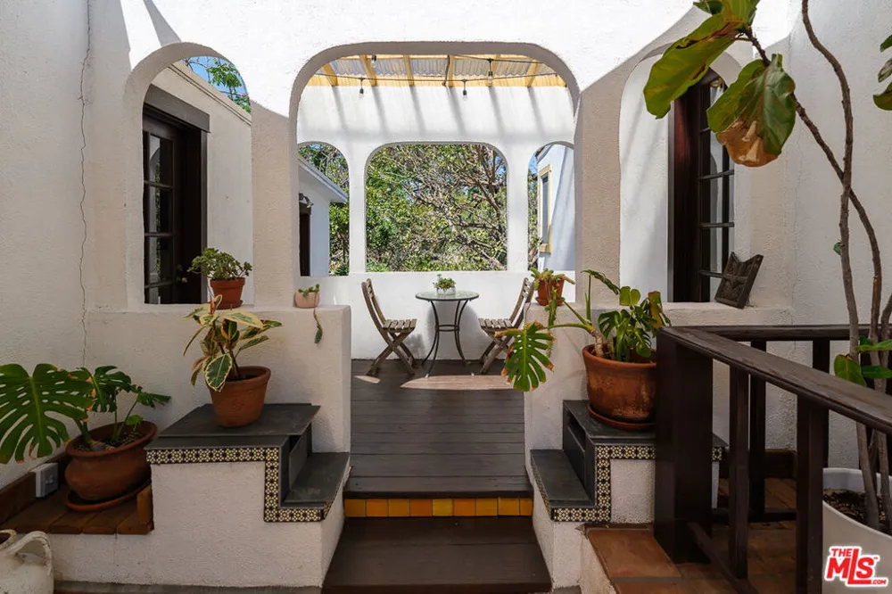 1633 Lemoyne Street Los Angeles, CA 90026