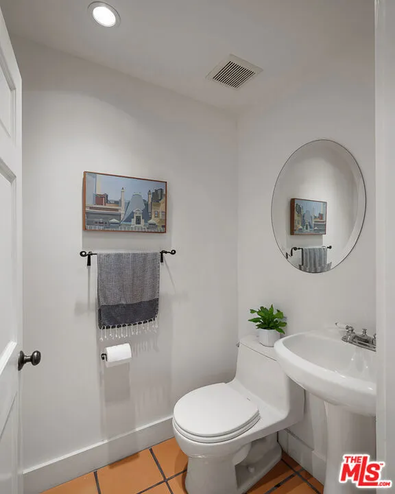 1633 Lemoyne Street Los Angeles, CA 90026
