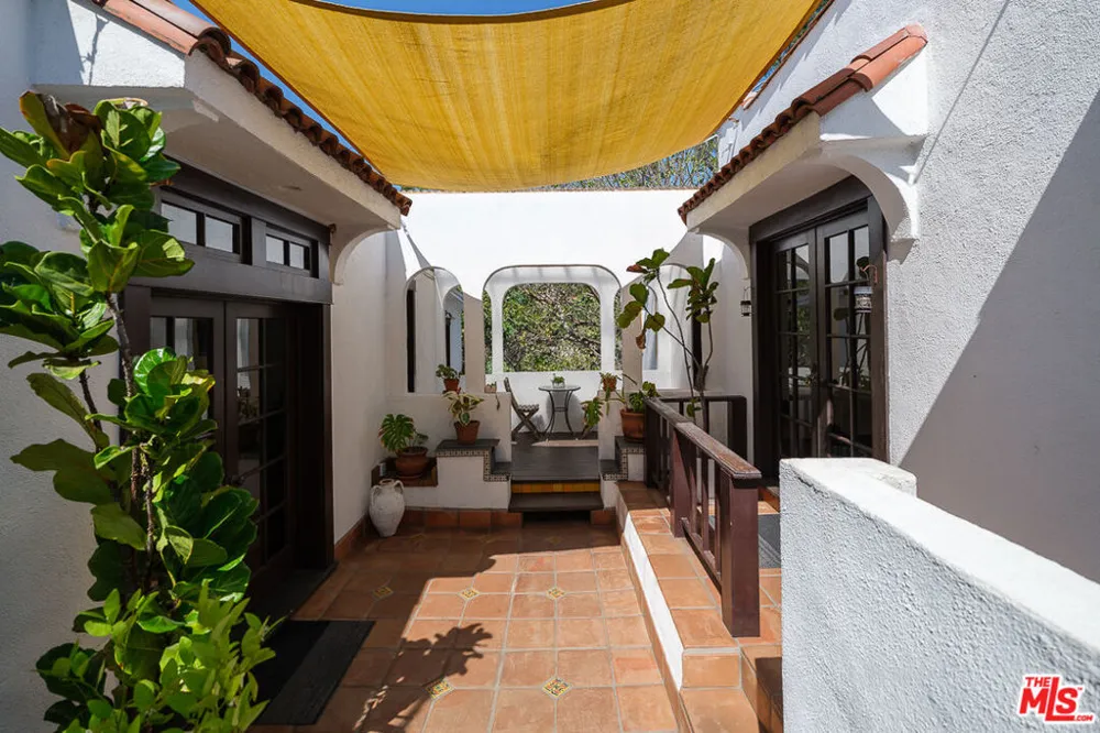 1633 Lemoyne Street Los Angeles, CA 90026