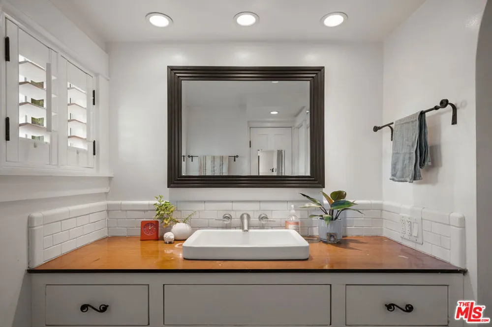 1633 Lemoyne Street Los Angeles, CA 90026