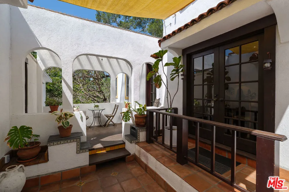 1633 Lemoyne Street Los Angeles, CA 90026