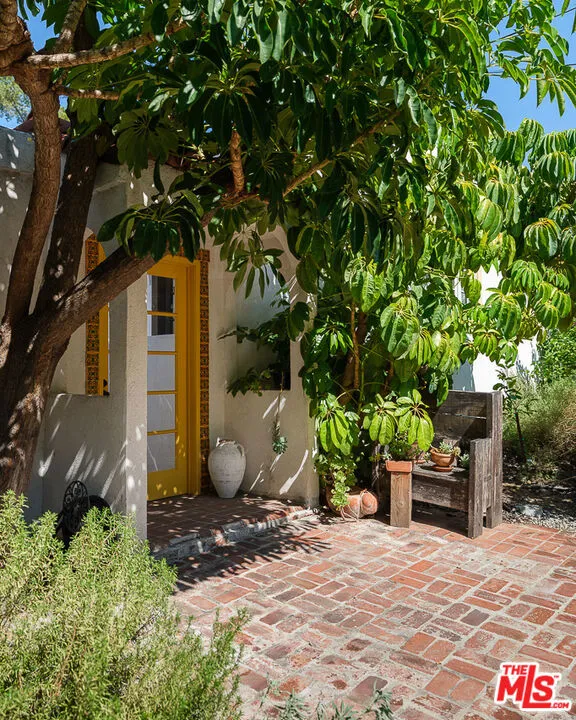 1633 Lemoyne Street Los Angeles, CA 90026