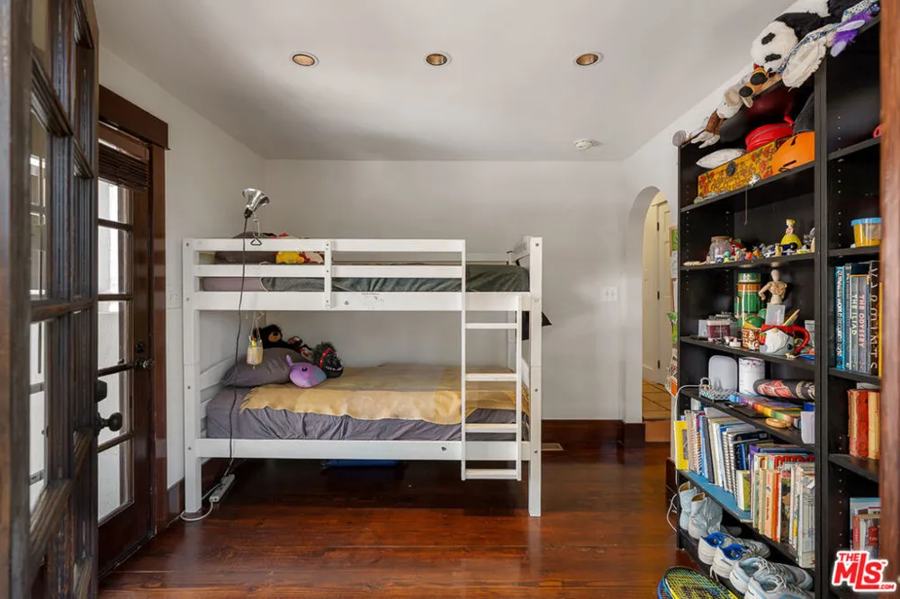1633 Lemoyne Street Los Angeles, CA 90026
