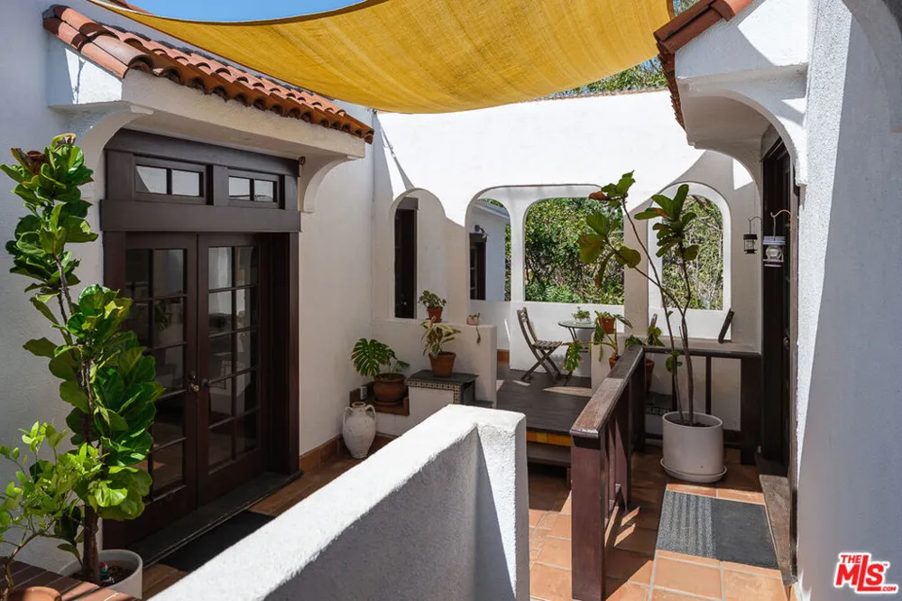 1633 Lemoyne Street Los Angeles, CA 90026