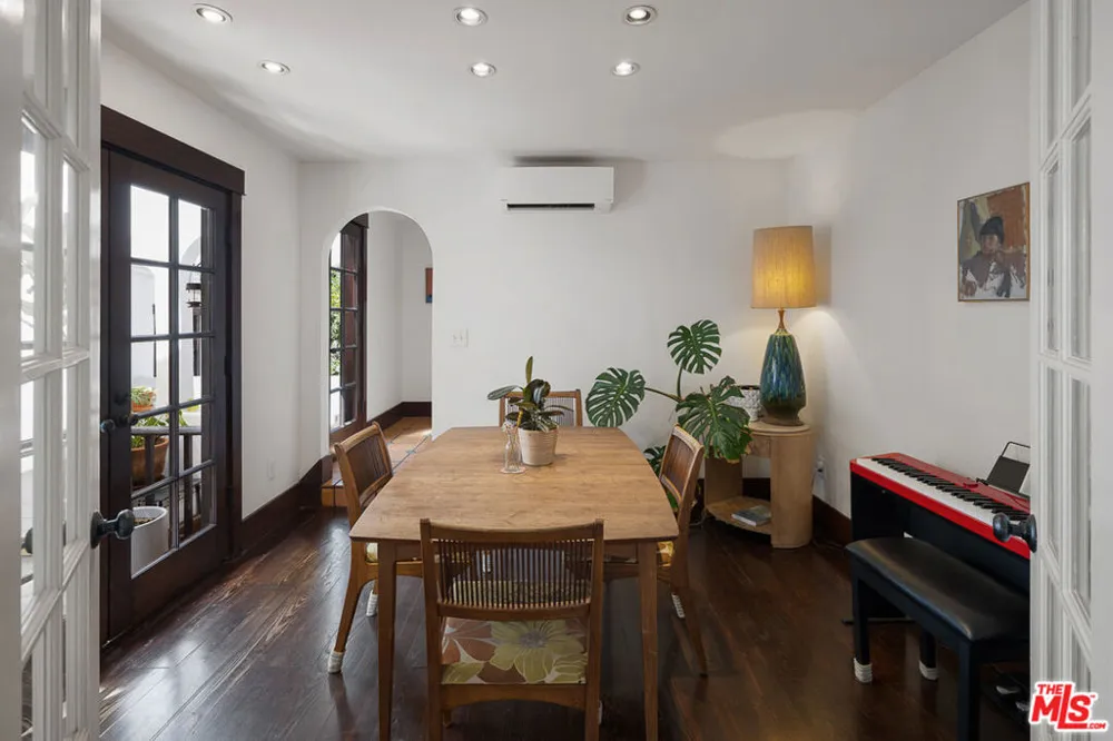 1633 Lemoyne Street Los Angeles, CA 90026