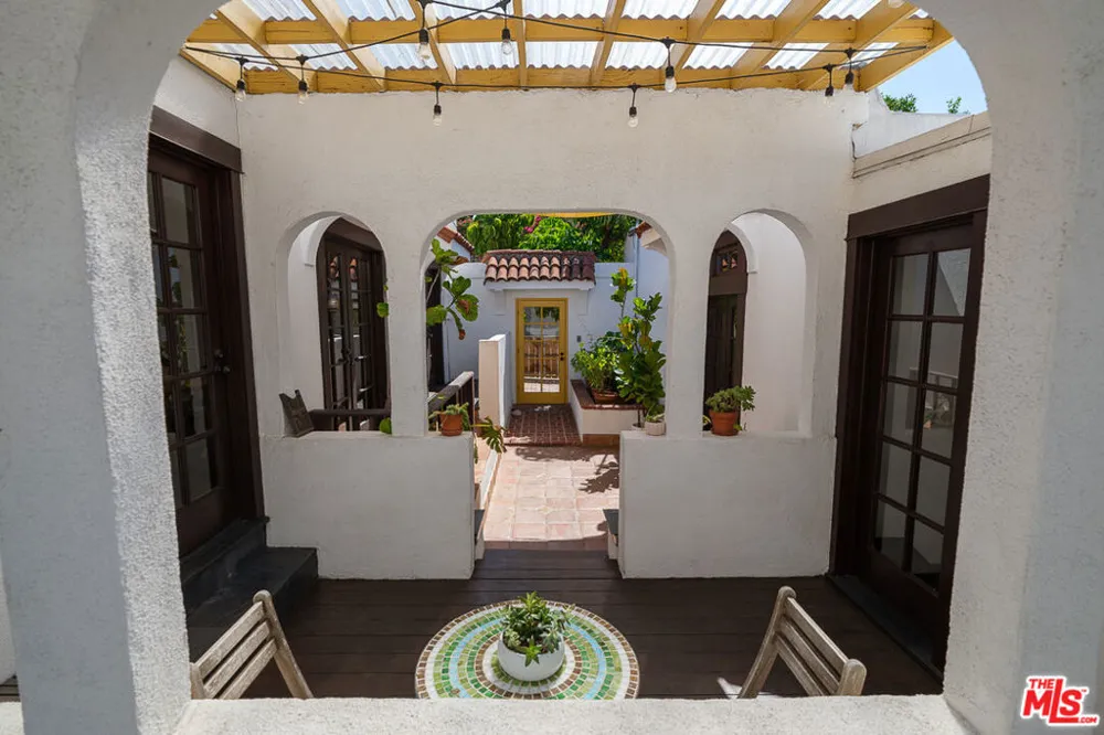1633 Lemoyne Street Los Angeles, CA 90026