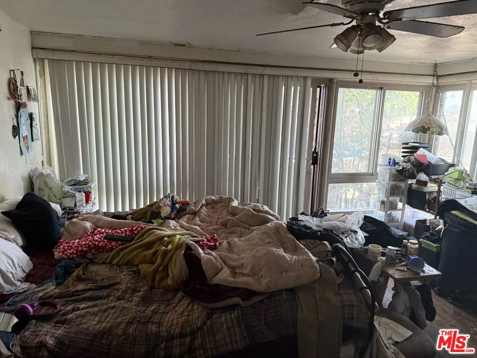 3435 W 84th Place Inglewood, CA 90305