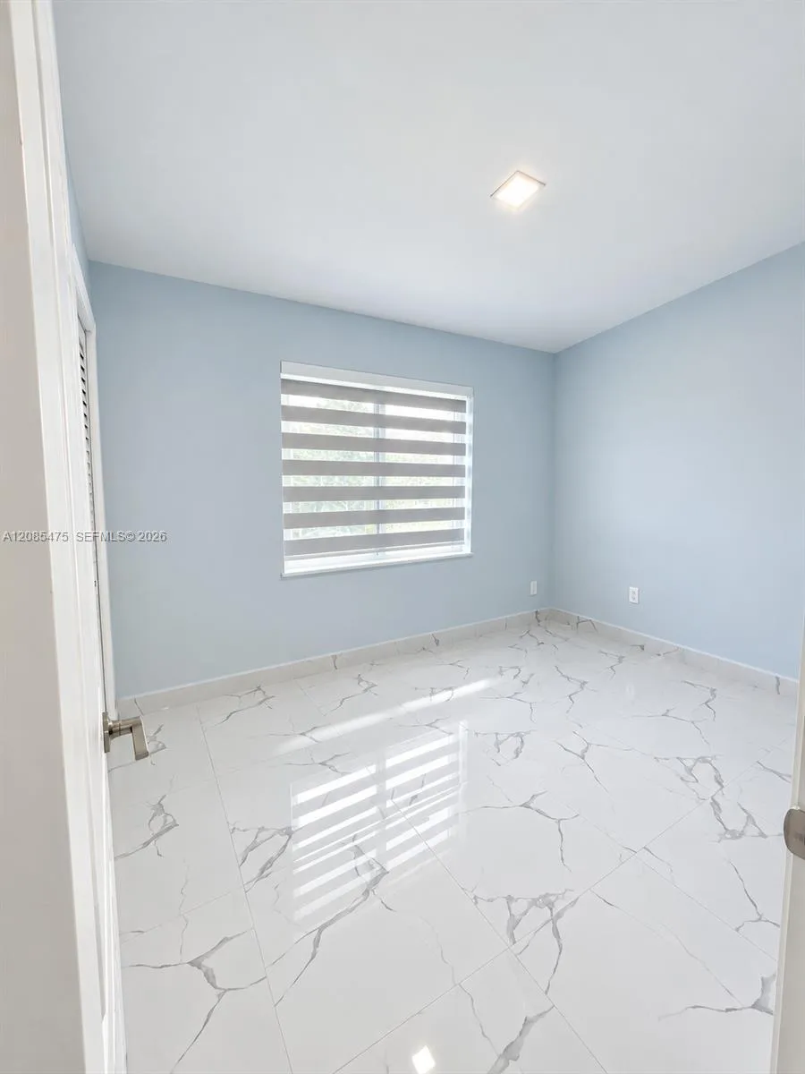 871 SE 4th Pl Hialeah, FL 33010