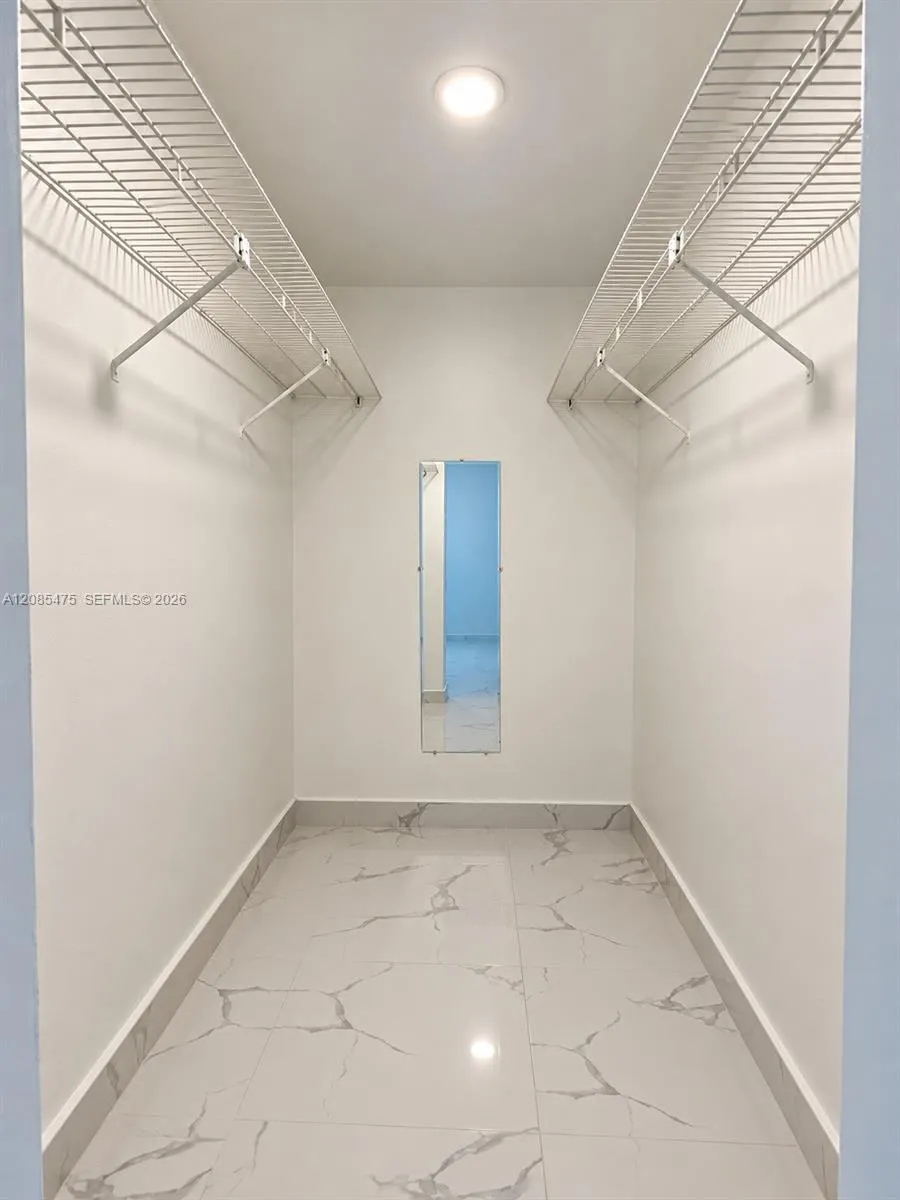 871 SE 4th Pl Hialeah, FL 33010