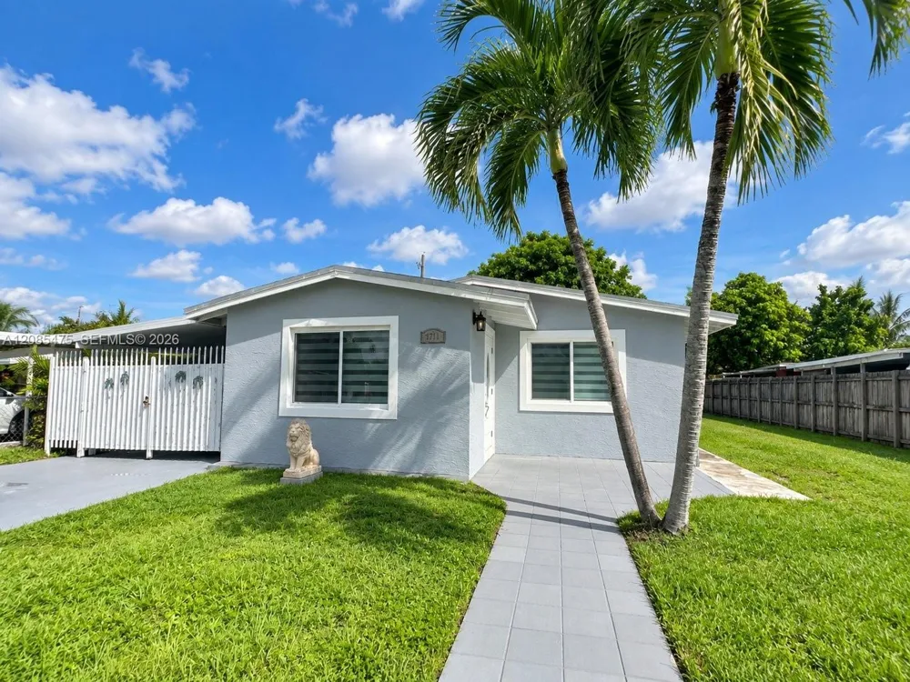 871 SE 4th Pl Hialeah, FL 33010