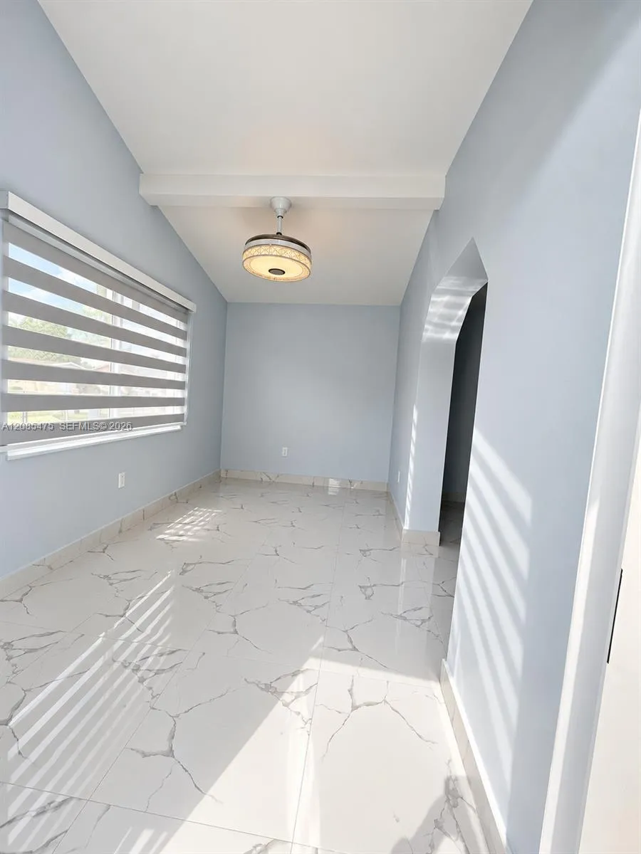 871 SE 4th Pl Hialeah, FL 33010