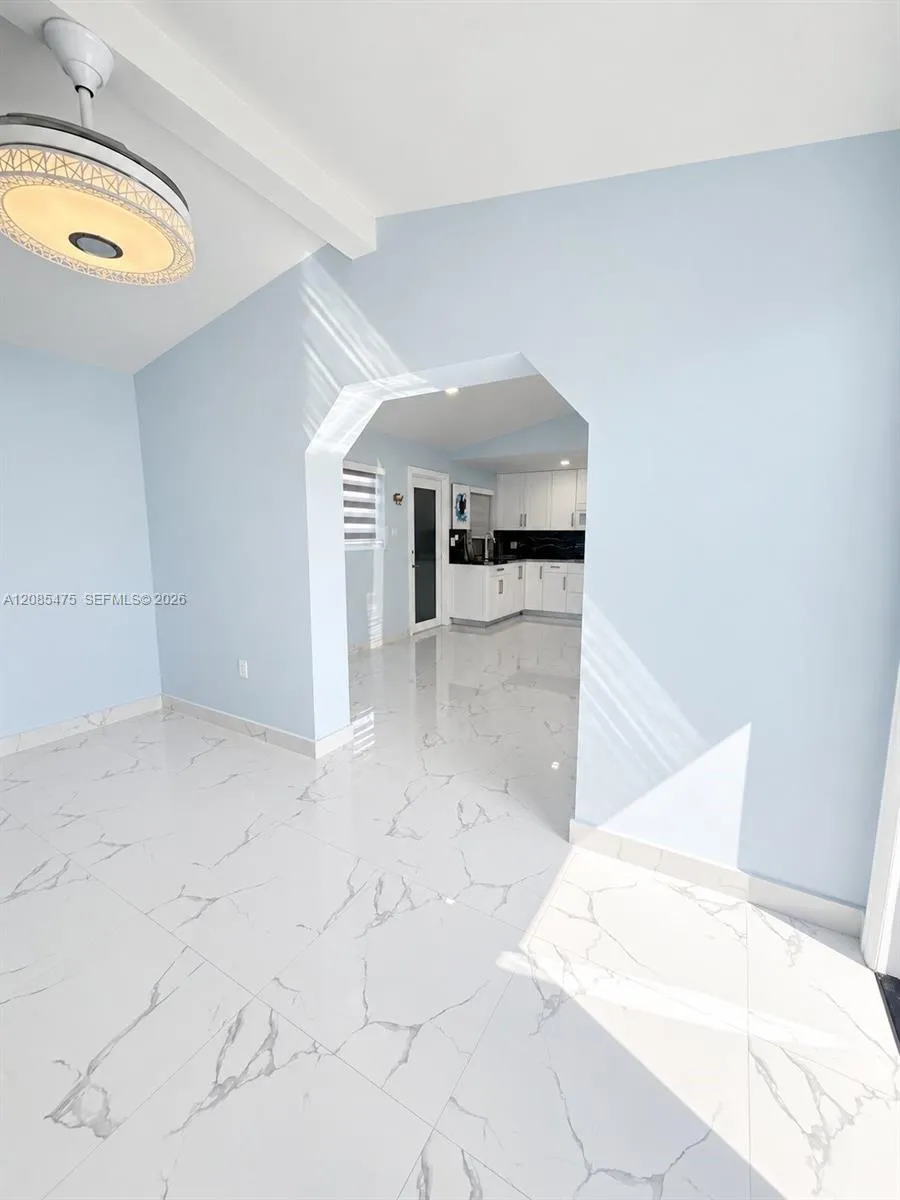 871 SE 4th Pl Hialeah, FL 33010