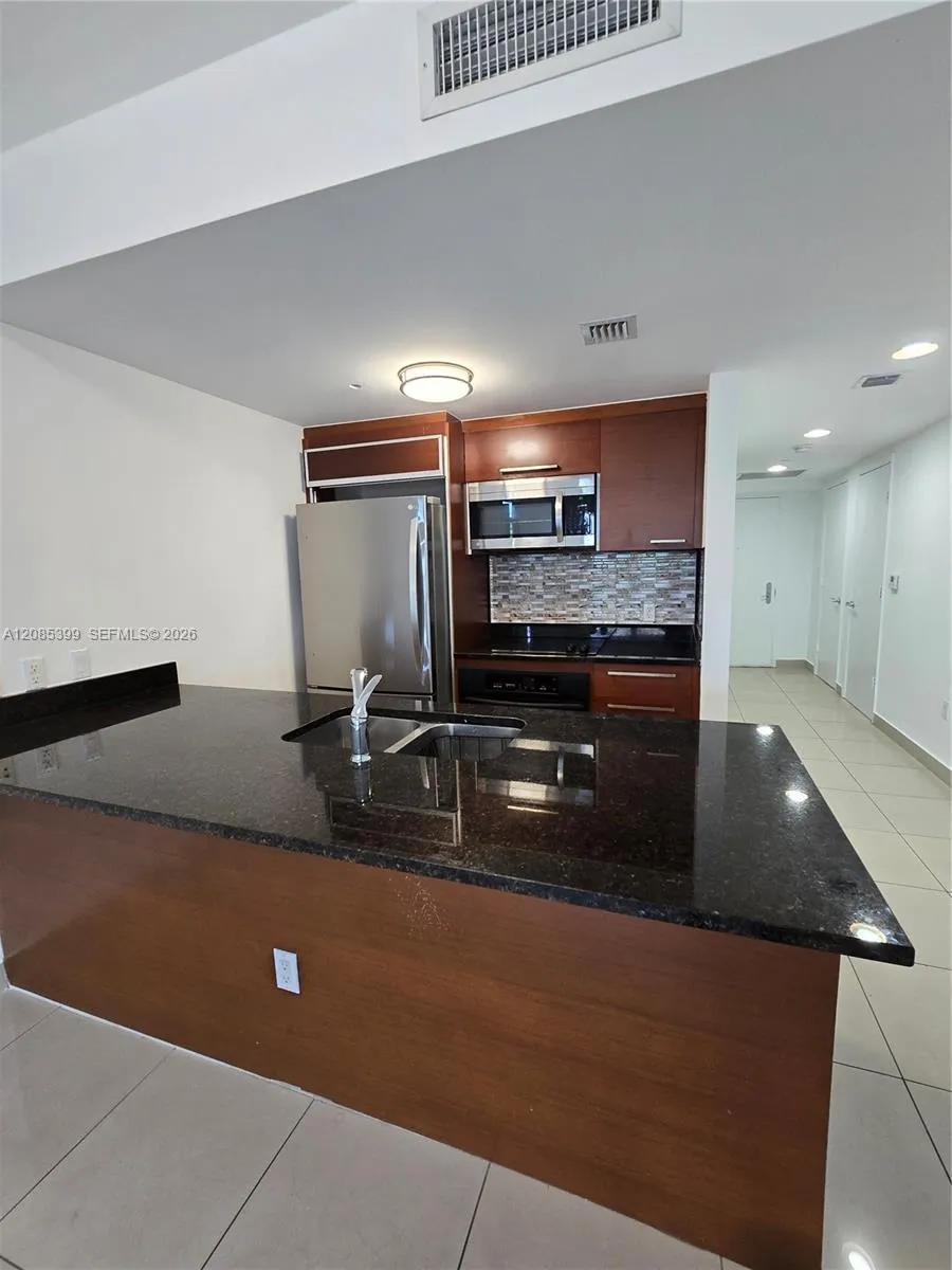 1800 S Ocean Dr #409 Hallandale Beach, FL 33009