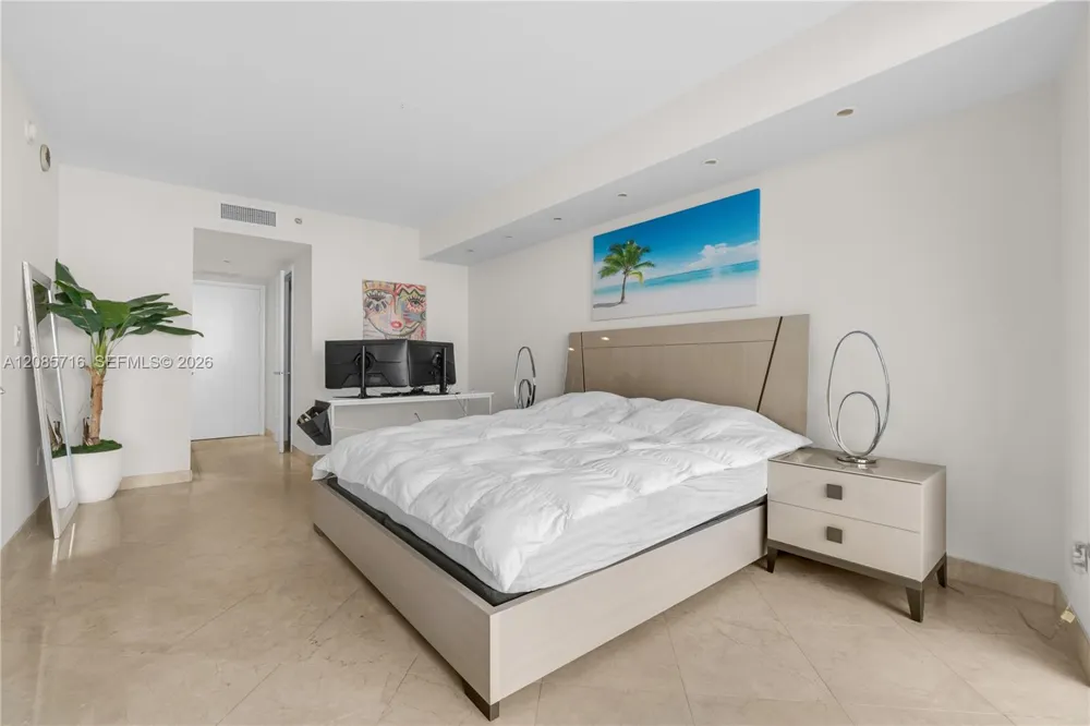 1850 S Ocean Dr #706 Hallandale Beach, FL 33009