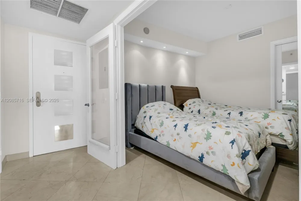 1850 S Ocean Dr #706 Hallandale Beach, FL 33009