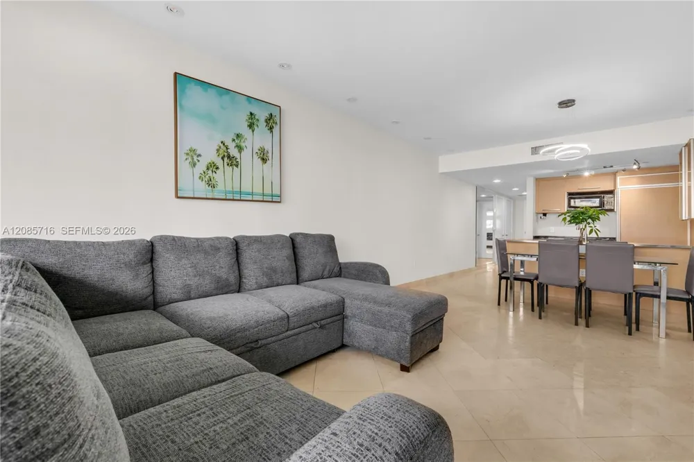 1850 S Ocean Dr #706 Hallandale Beach, FL 33009