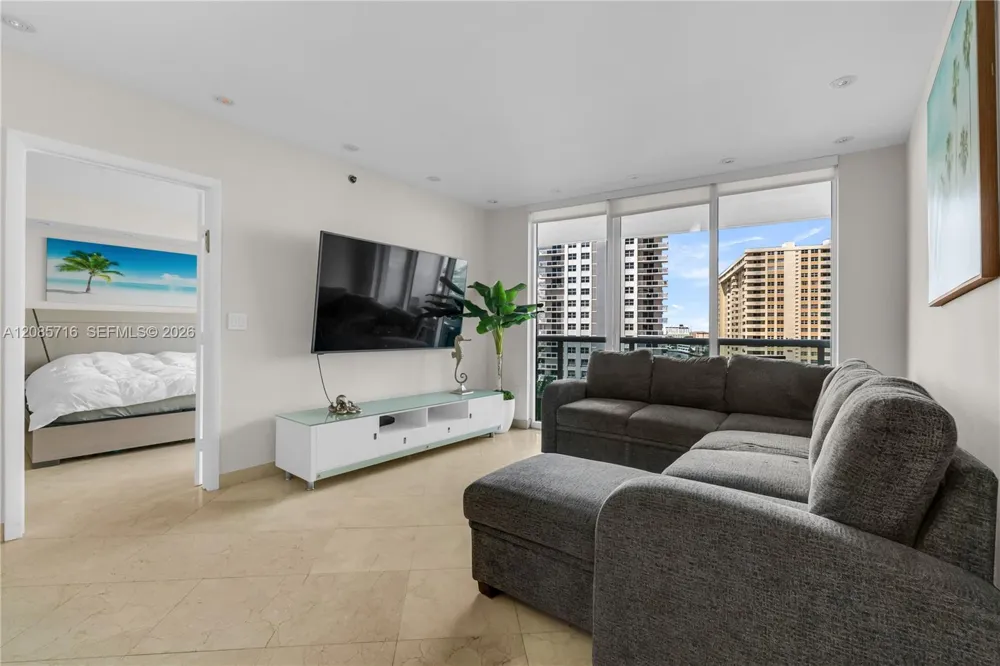 1850 S Ocean Dr #706 Hallandale Beach, FL 33009