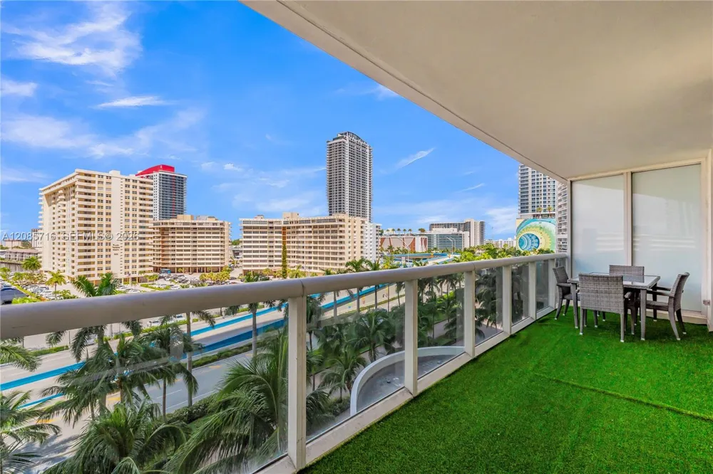 1850 S Ocean Dr #706 Hallandale Beach, FL 33009