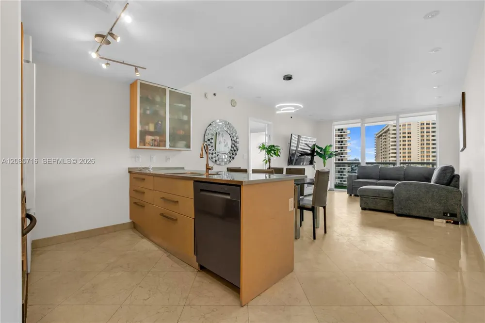 1850 S Ocean Dr #706 Hallandale Beach, FL 33009