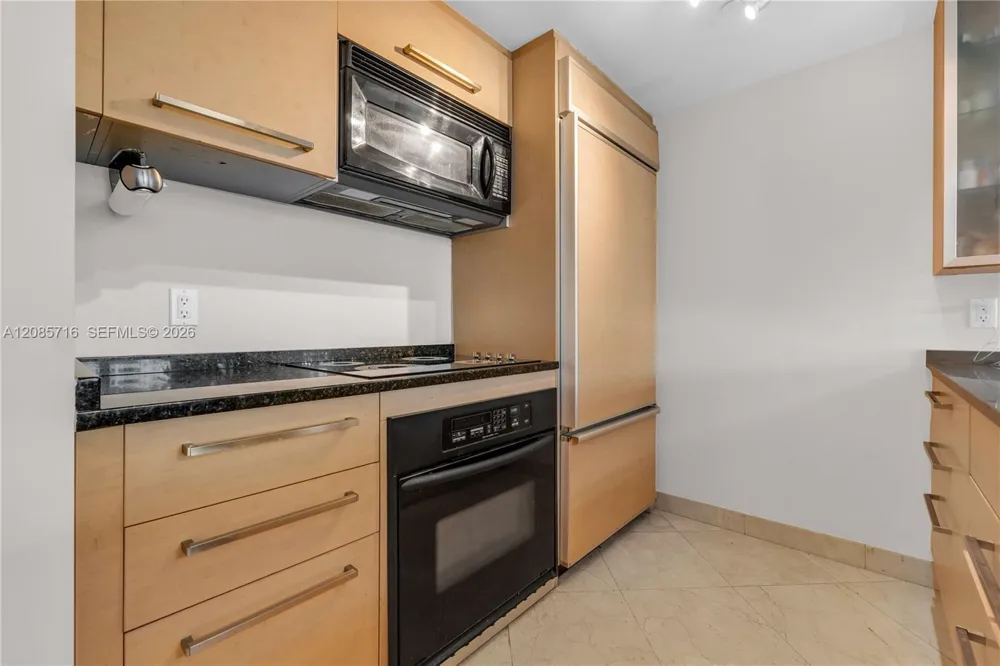 1850 S Ocean Dr #706 Hallandale Beach, FL 33009