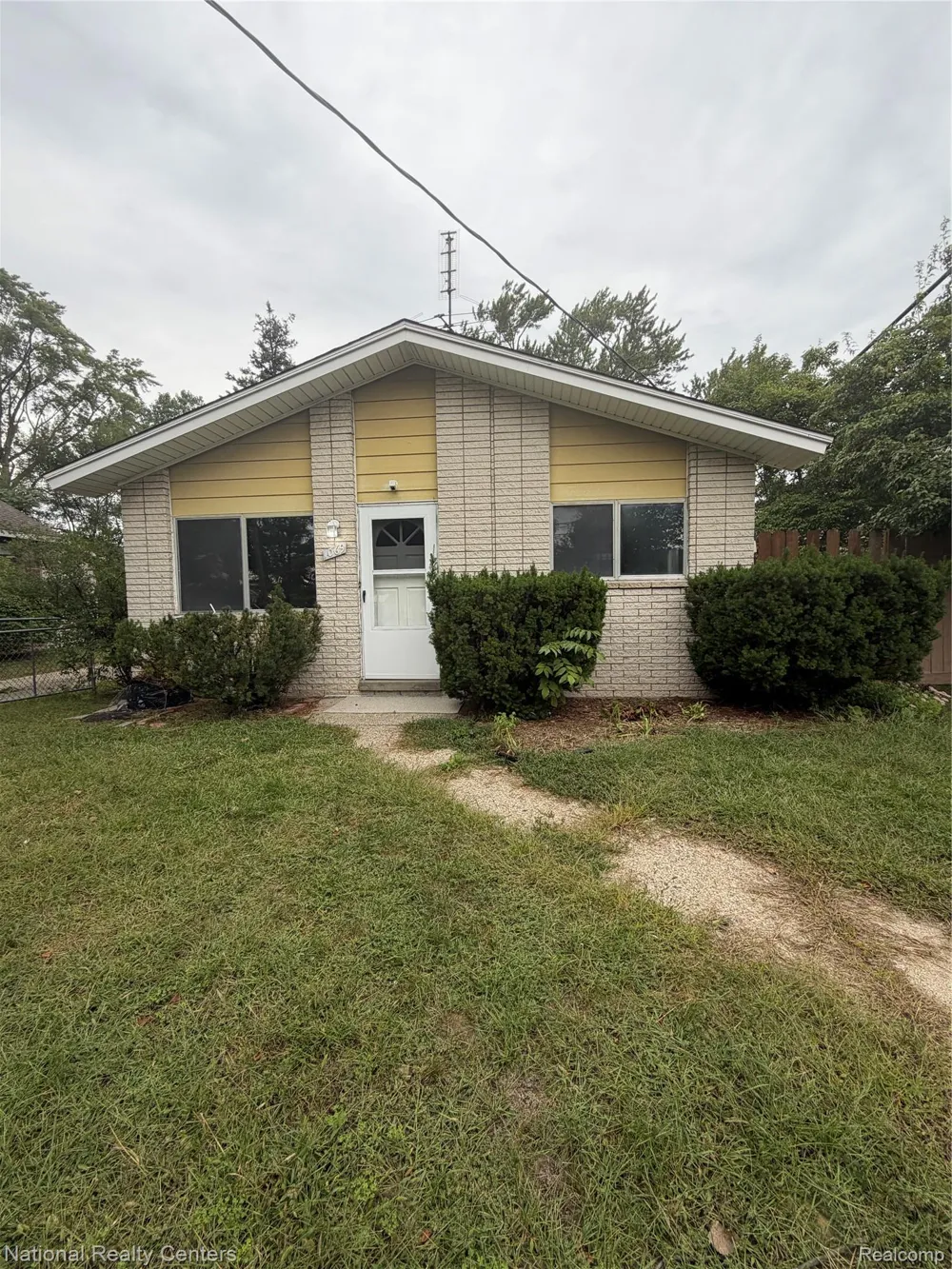 1069 Urbancrest Drive Troy City, MI 48083