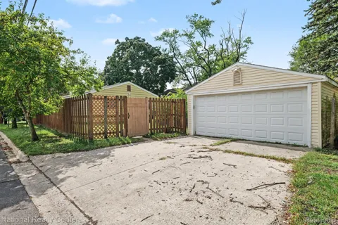 1069 Urbancrest Drive