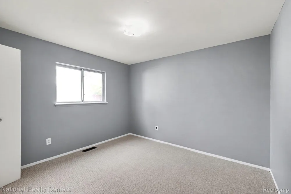 1069 Urbancrest Drive Troy City, MI 48083