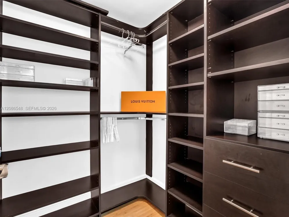350 S Miami Ave #3605 Miami, FL 33130