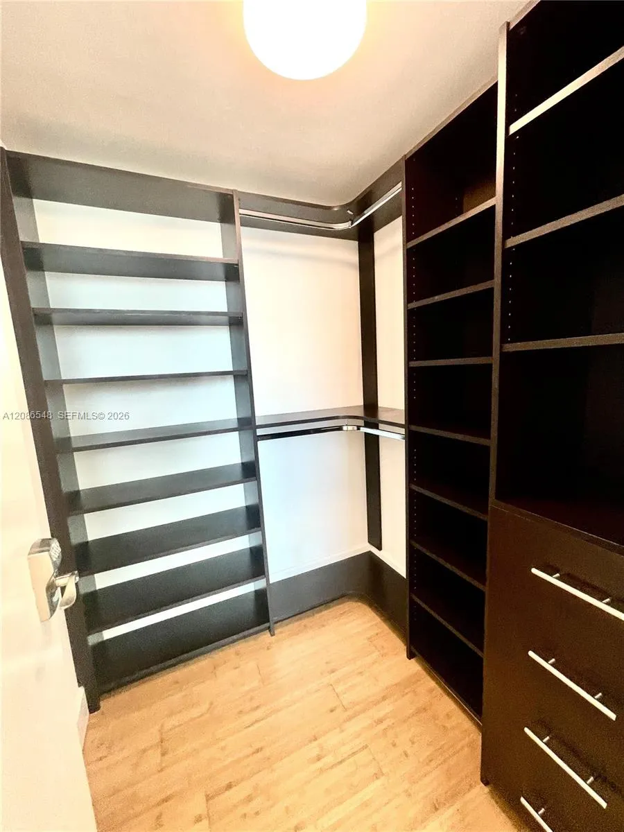 350 S Miami Ave #3605 Miami, FL 33130