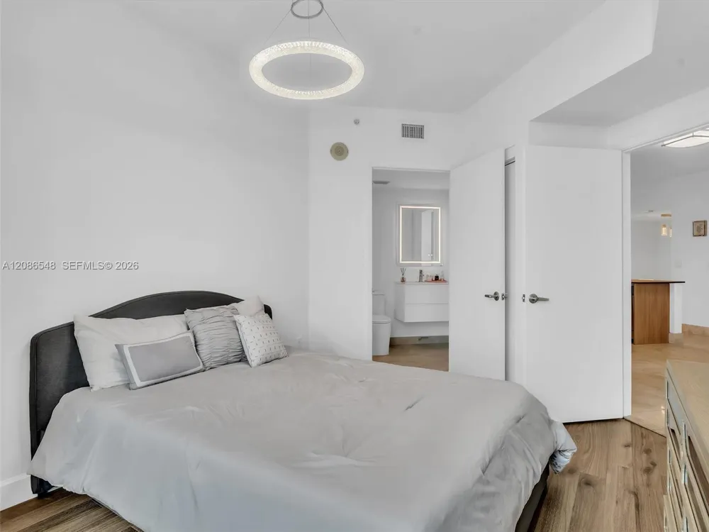 350 S Miami Ave #3605 Miami, FL 33130